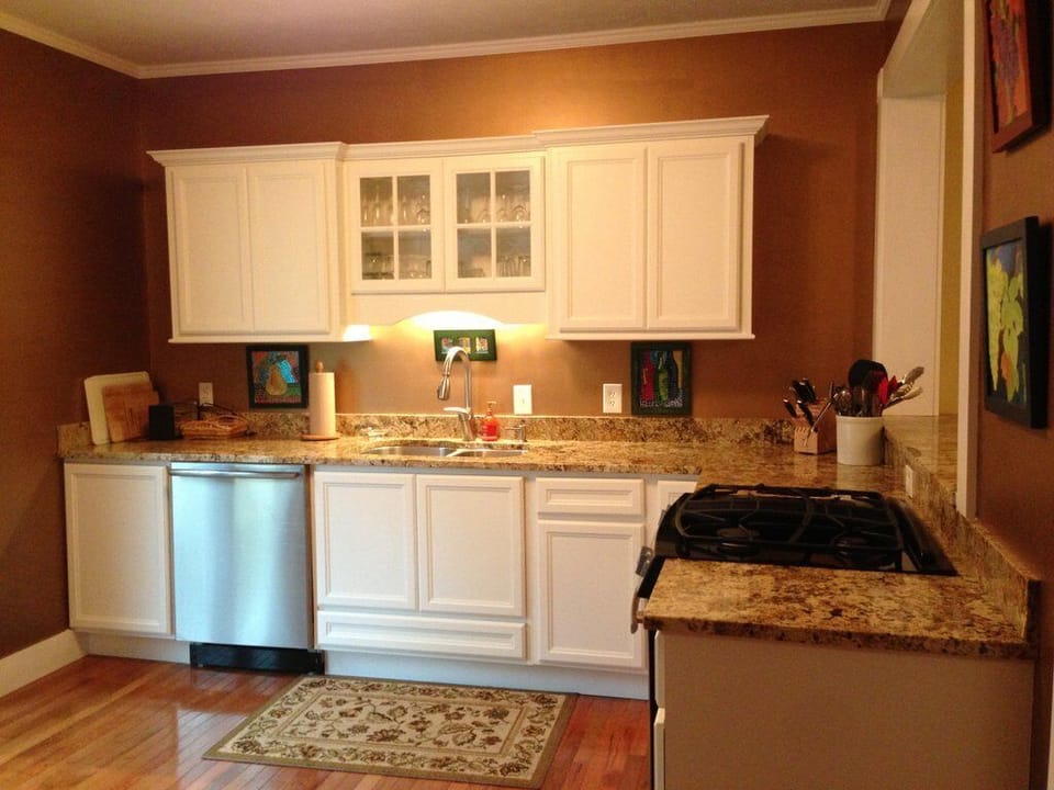 Dishwasher, granite counter tops