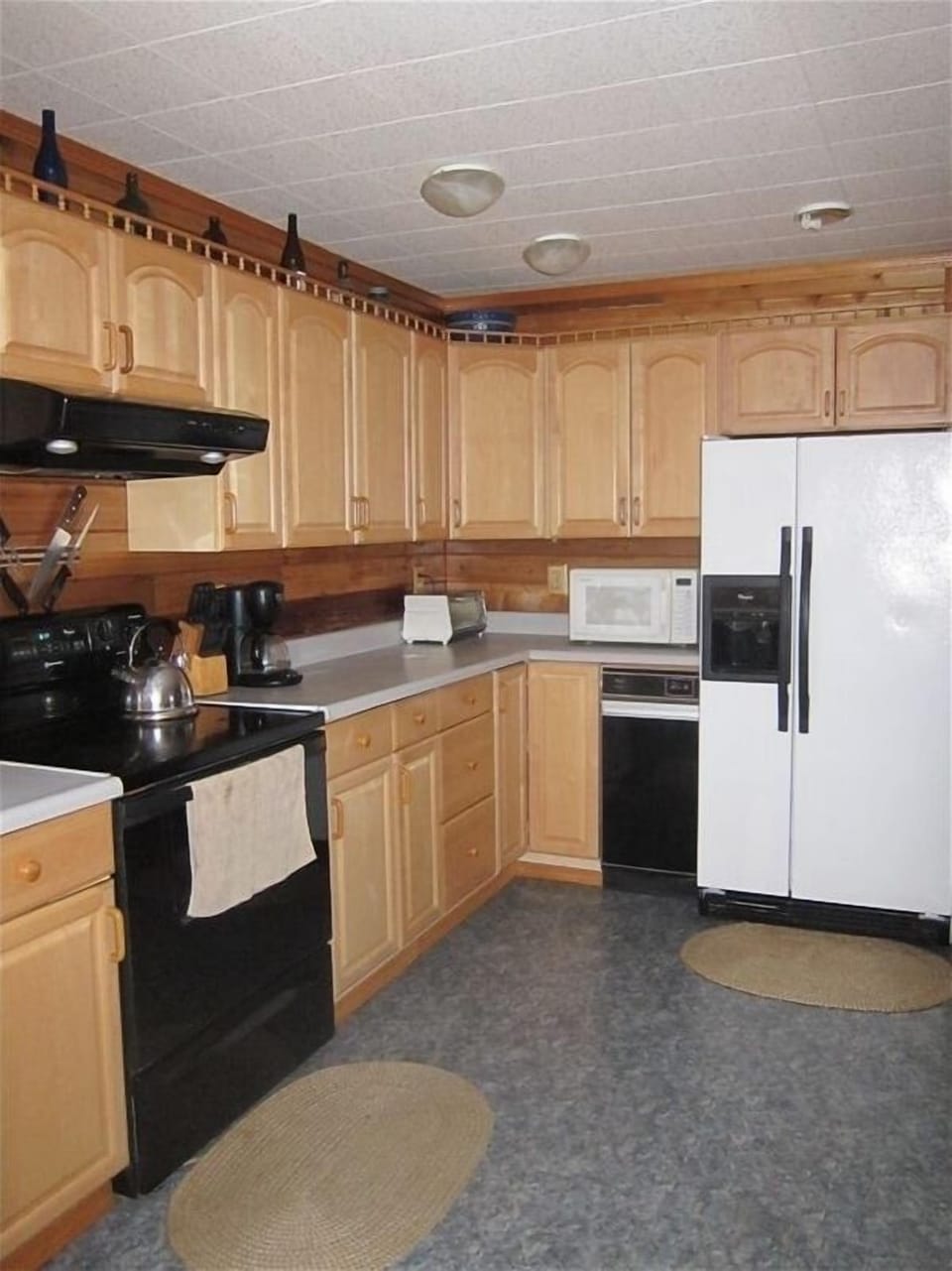 Fully-equipped kitchen to accommodate all of your cooking needs and desires