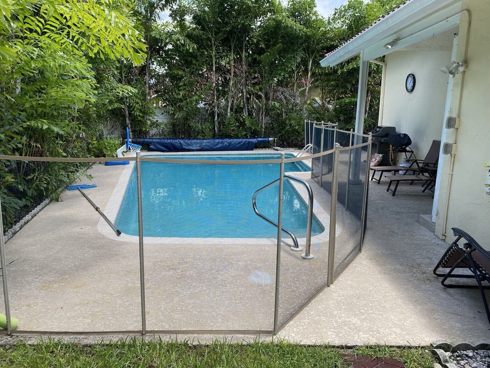 Child safety fence