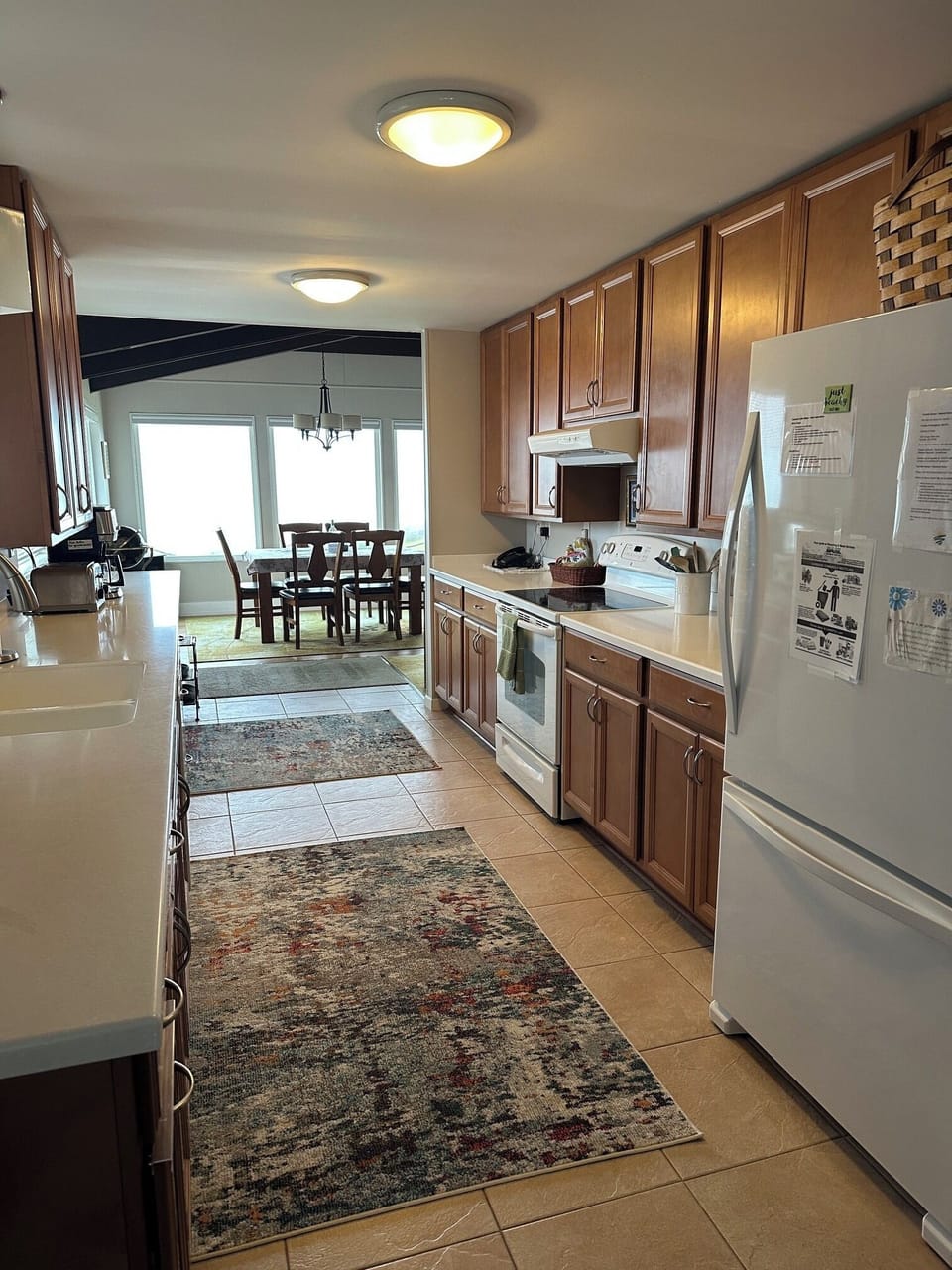Spacious Kitchen, Complete for all of Your Meals