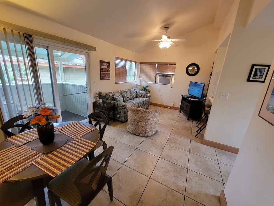 Dining area, lanai and living area