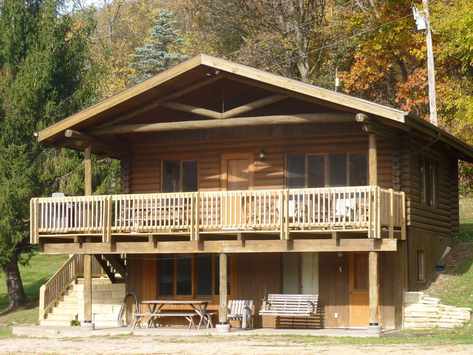 Cabin on the Lake!