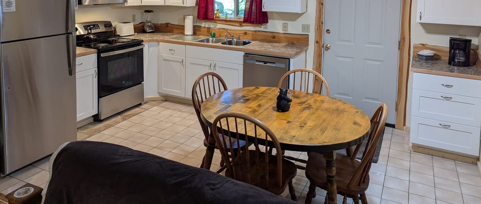 Cabinets, Counter tops, and appliances new May 2025