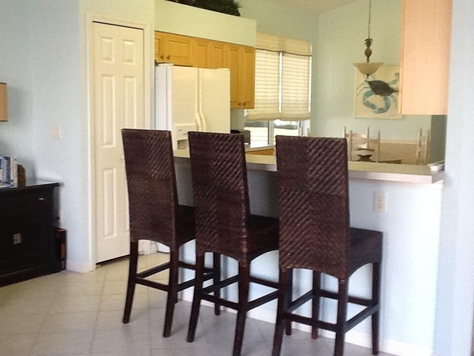 Bar area between kitchen and family room.  Good space for setting out food 