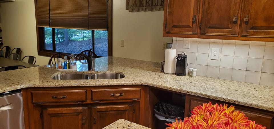 Fully stocked kitchen w/bar seating for 2, work island and new appliances