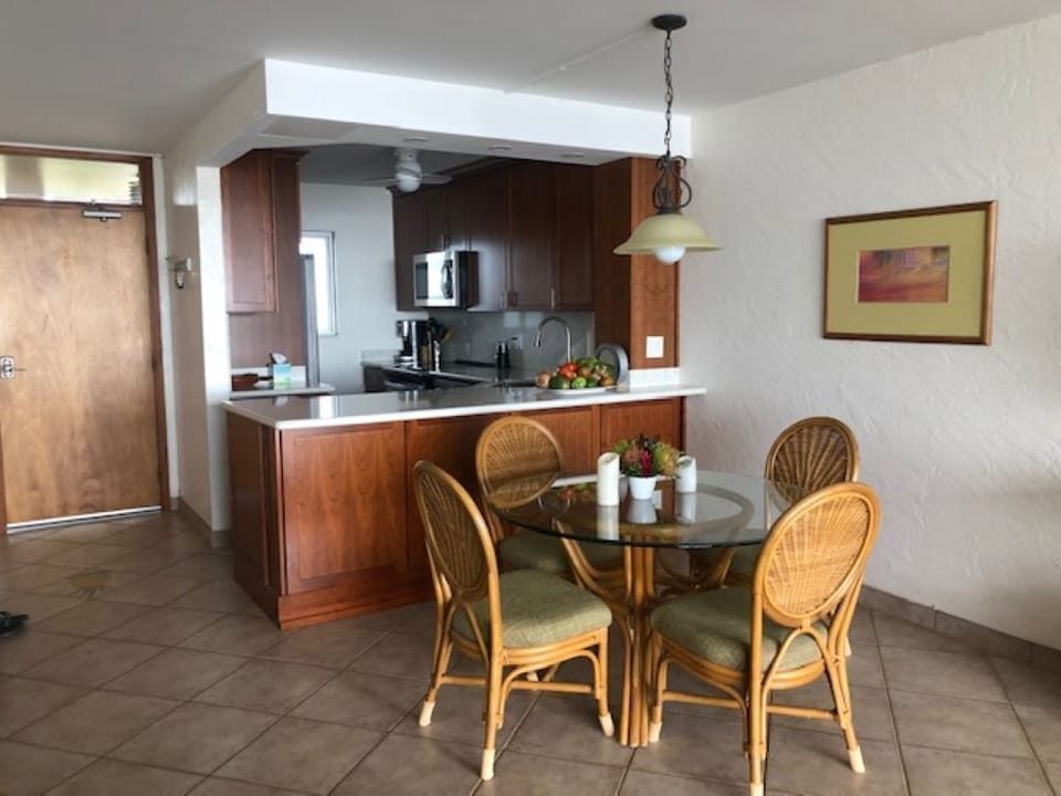Dining area for up to six people