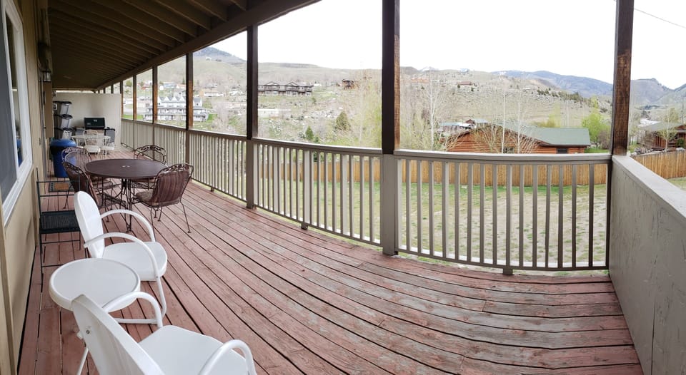 Deck B 