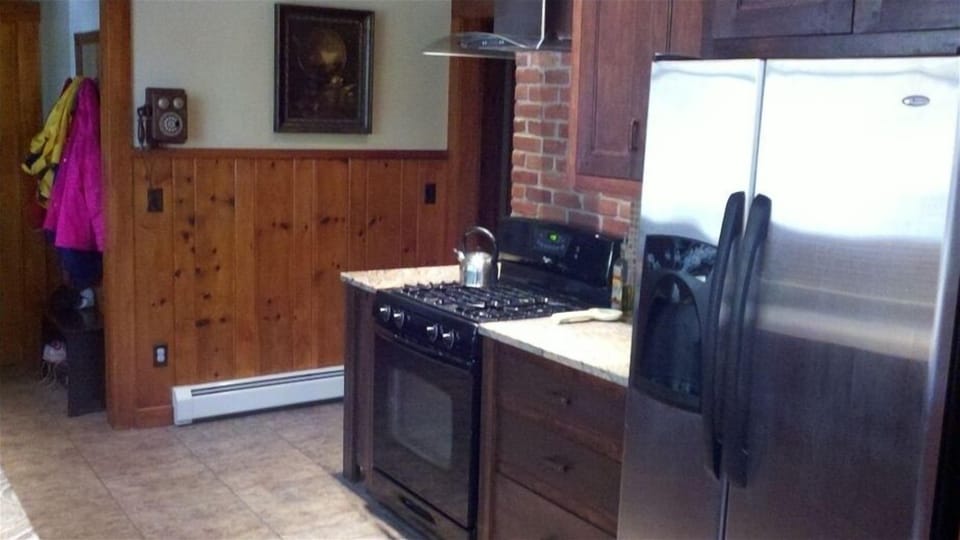 Modern Amenities & Cooking with Gas