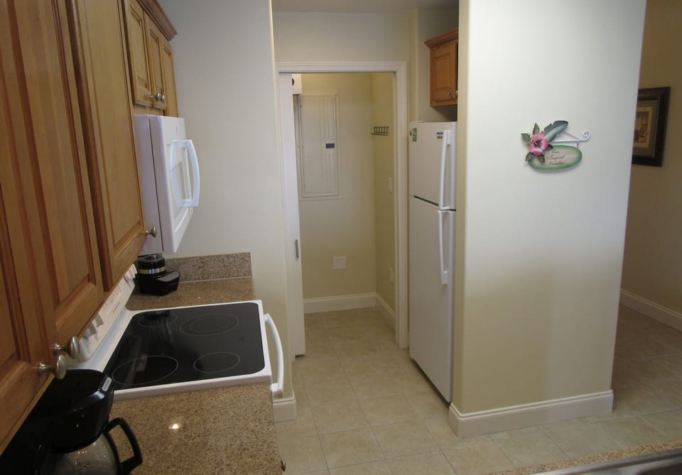Large Spacious Kitchen refinished in 2019  with all new appliances