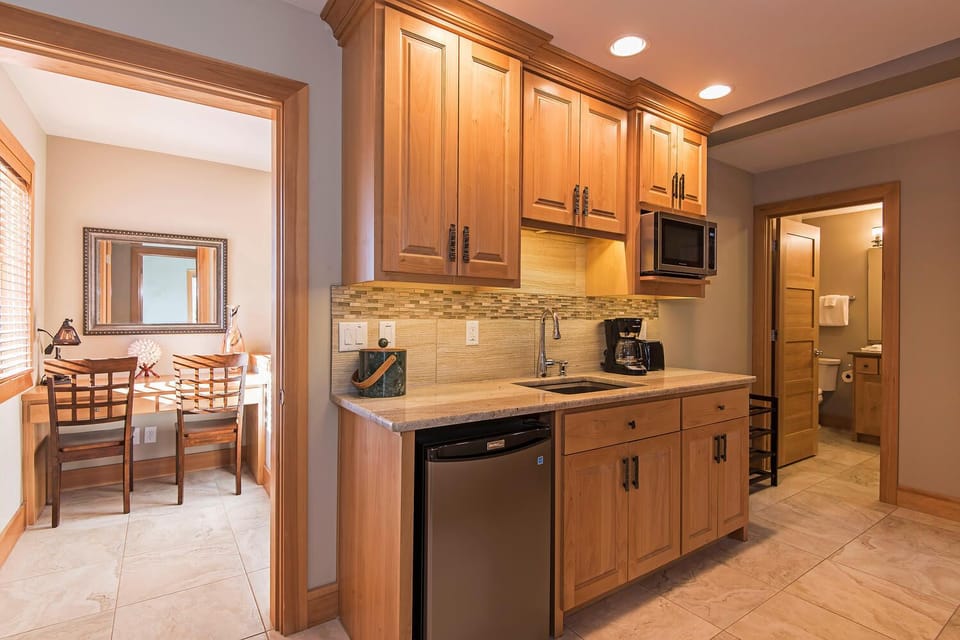 kitchenette and bathroom for Bedrooms 6, 7