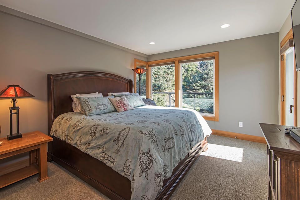 Bedroom 6- King bed, Private ocean view deck, HDTV