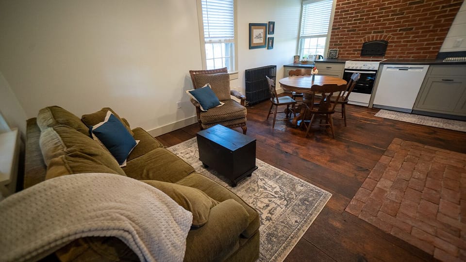 Living room / eat- in kitchen