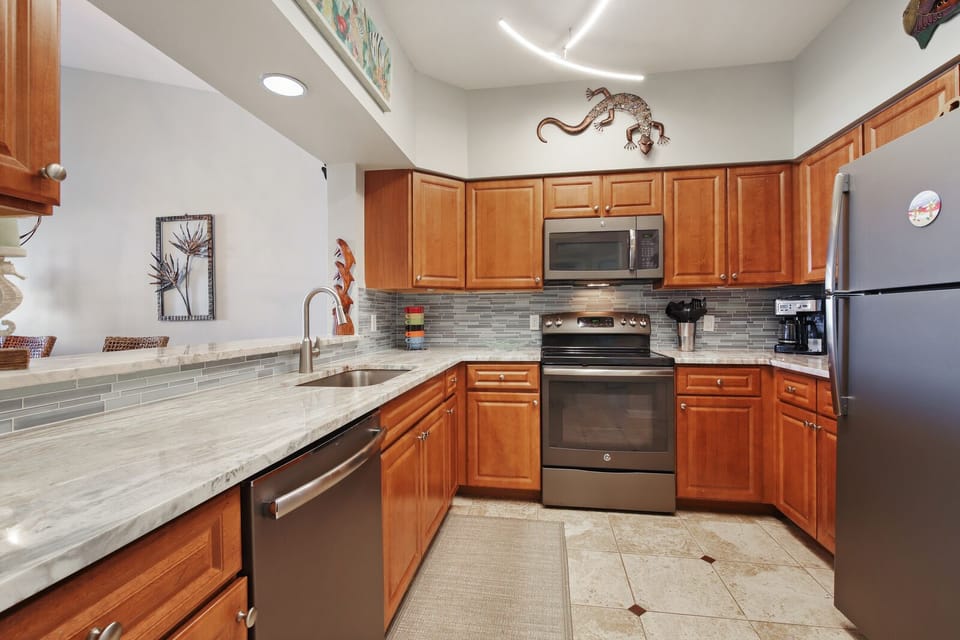 Newly updated spacious kitchen