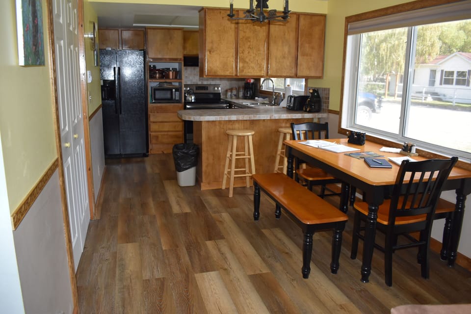Looking towards Kitchen and Dining room, looking from living room.