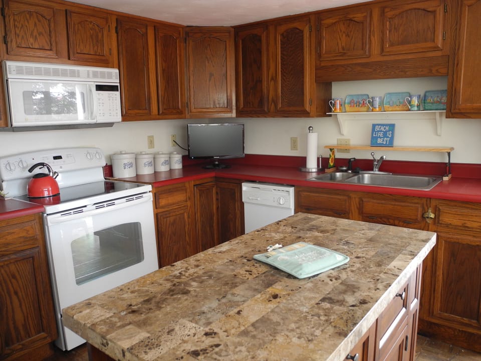 Kitchen with 22' Flat Screen TV to Watch the News while Cooking those Lobsters!