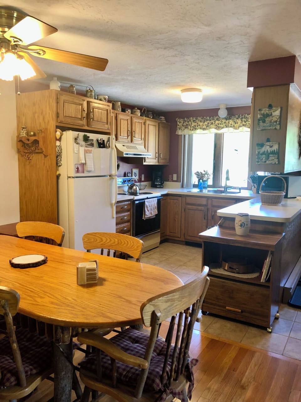 Fully equipped kitchen with dishwasher