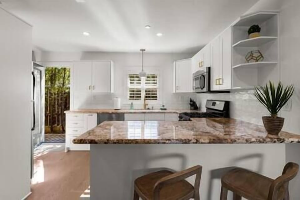 Full Kitchen (4)