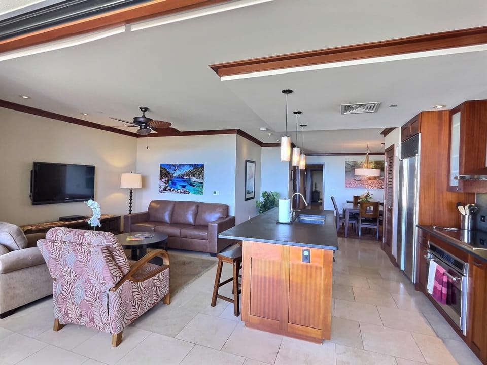 spacious living and dining area
