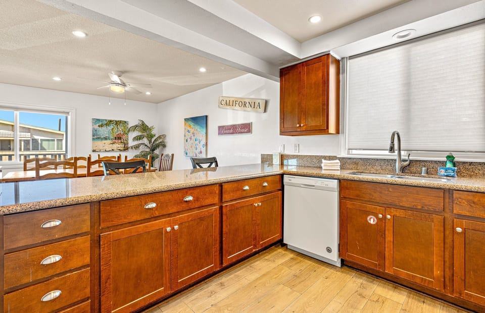 Kitchen is fully-stocked with dishes, cooking, baking and meal prep gear. All standard large and small appliances included. See listing description.
                