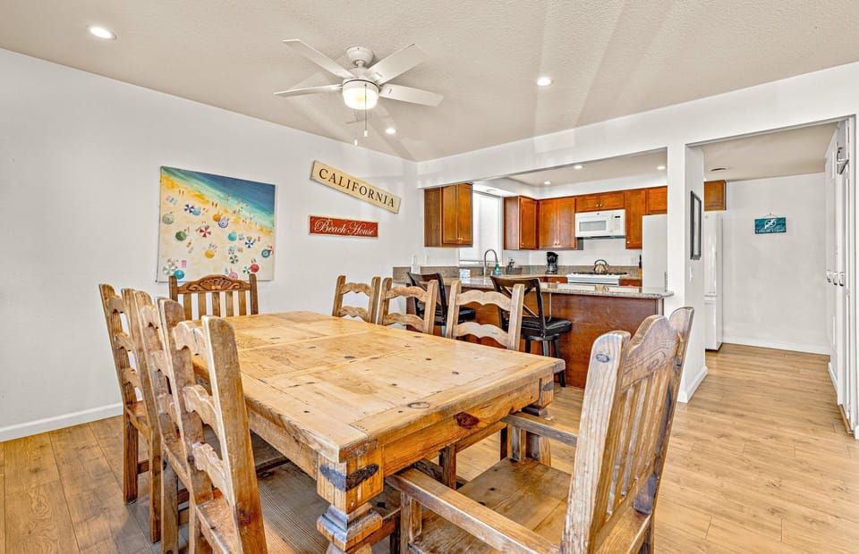 Dining area with seating for six, conveniently located next to the kitchen
                