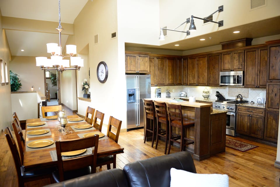 Dining room & kitchen