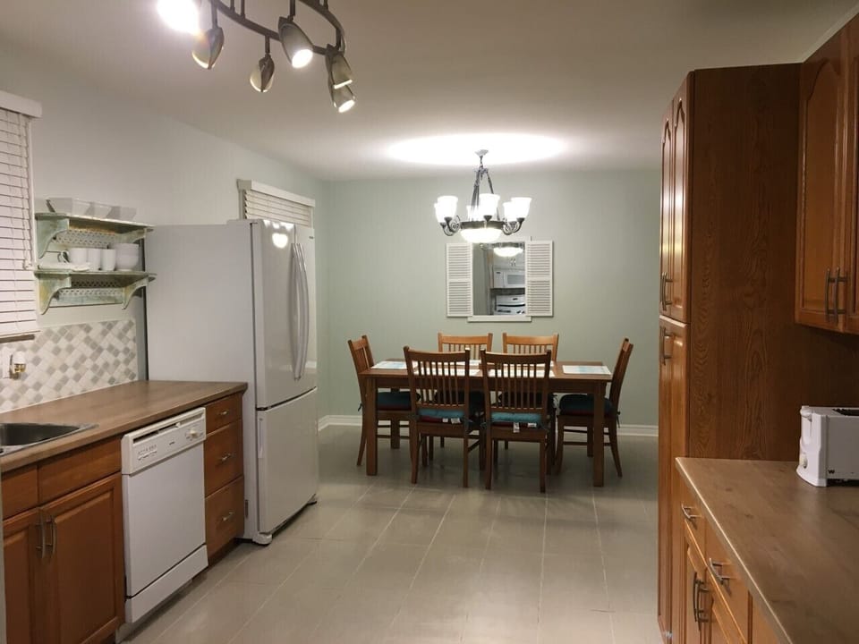 Kitchen & Dining room