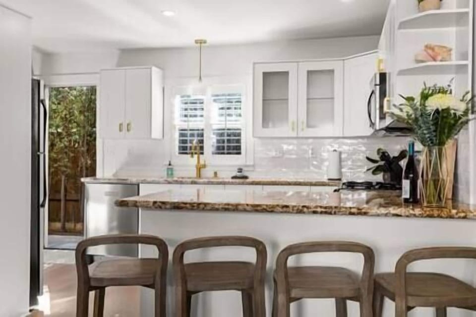 Full Kitchen (4)