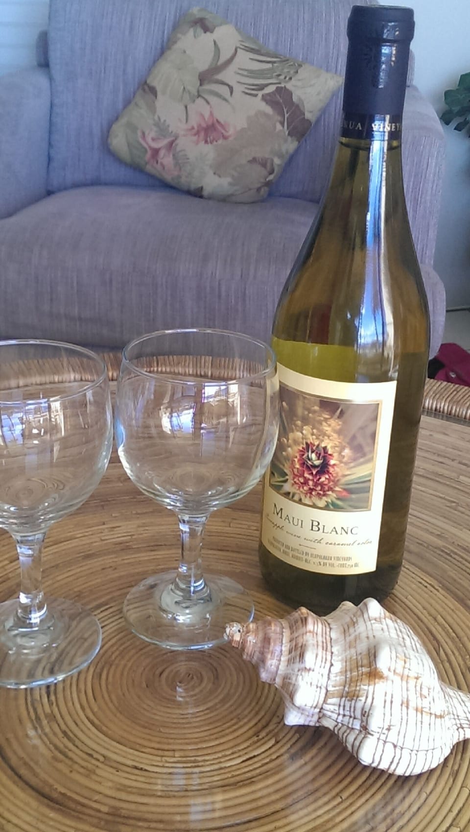 Maui Blanc pinneaple wine made locally..the perfect pairing to a sunny day...