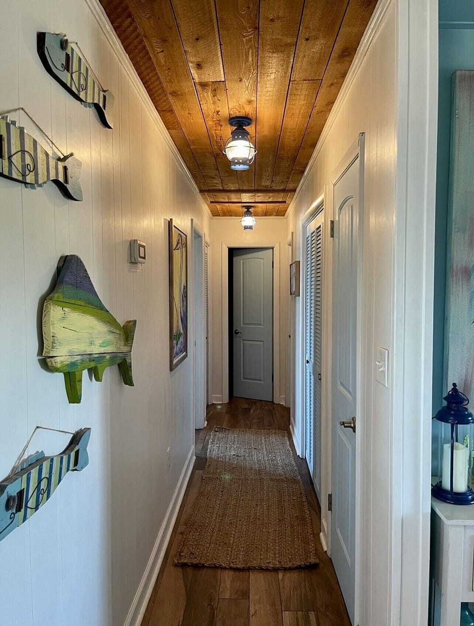Hallway to master and queen 