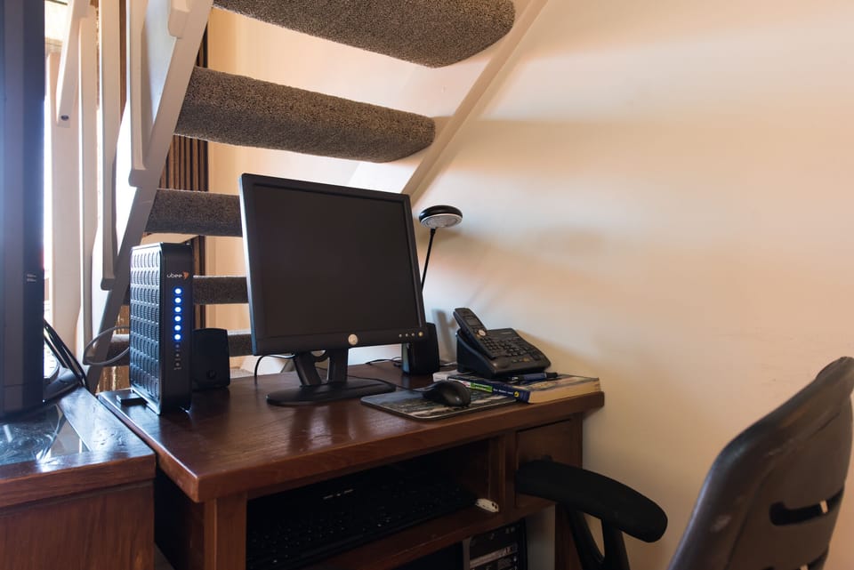 Computer, printer with free Wi-Fi. Digital phone with free long-distance calling