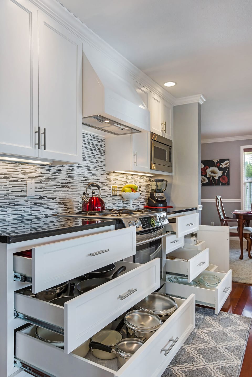 We have a variety of pots, pans, and serving dishes to accommodate guest needs.