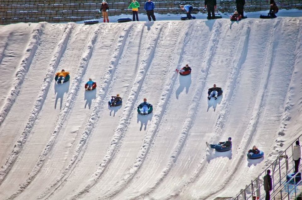 20 minute walk to Ober Mountain Tram, Enjoy your day snow tubing or skiing.