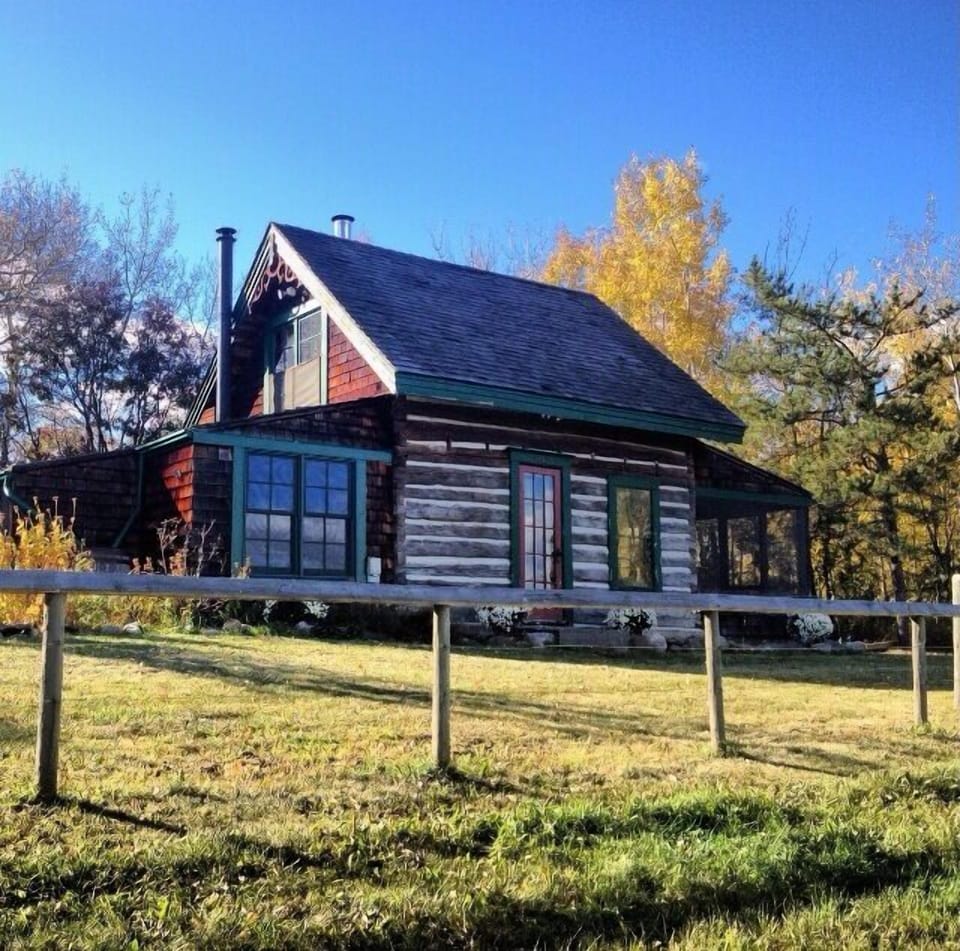 Built in 1891, Maggie's Hill is the oldest home in this area.