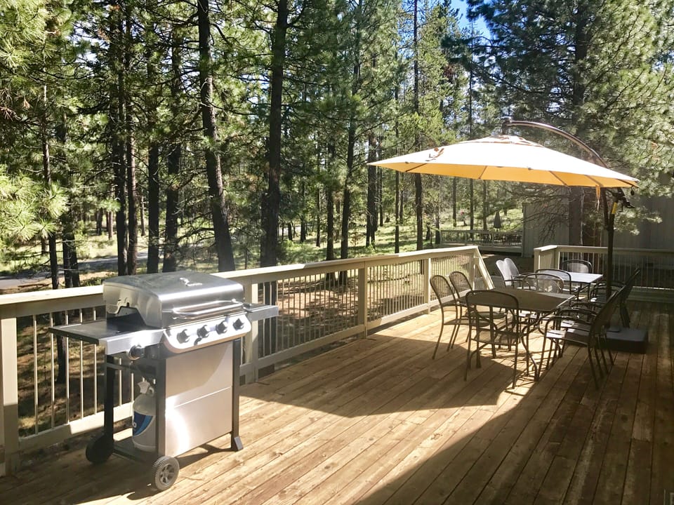 Upper deck with seating for 12