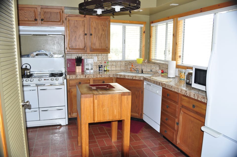 The full kitchen.