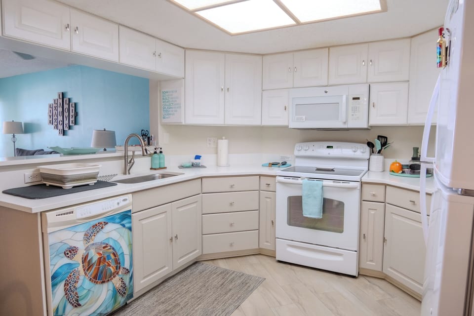 Fully stocked Kitchen