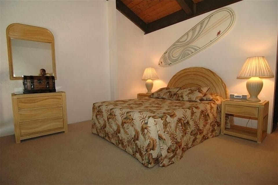 Loft room with queen bed