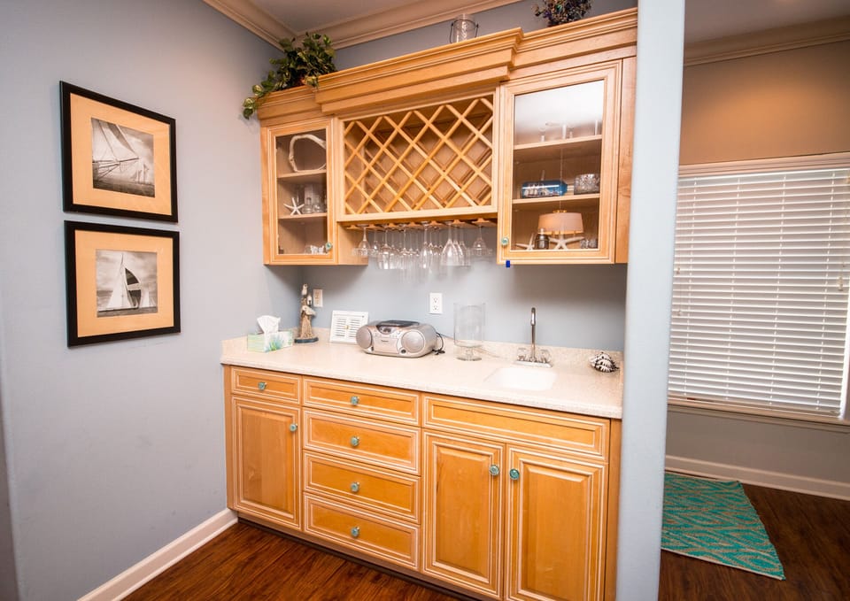 Wet bar