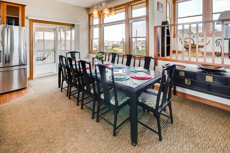 Surf-or-Sound-Realty-Dune-Crab-24-Dining