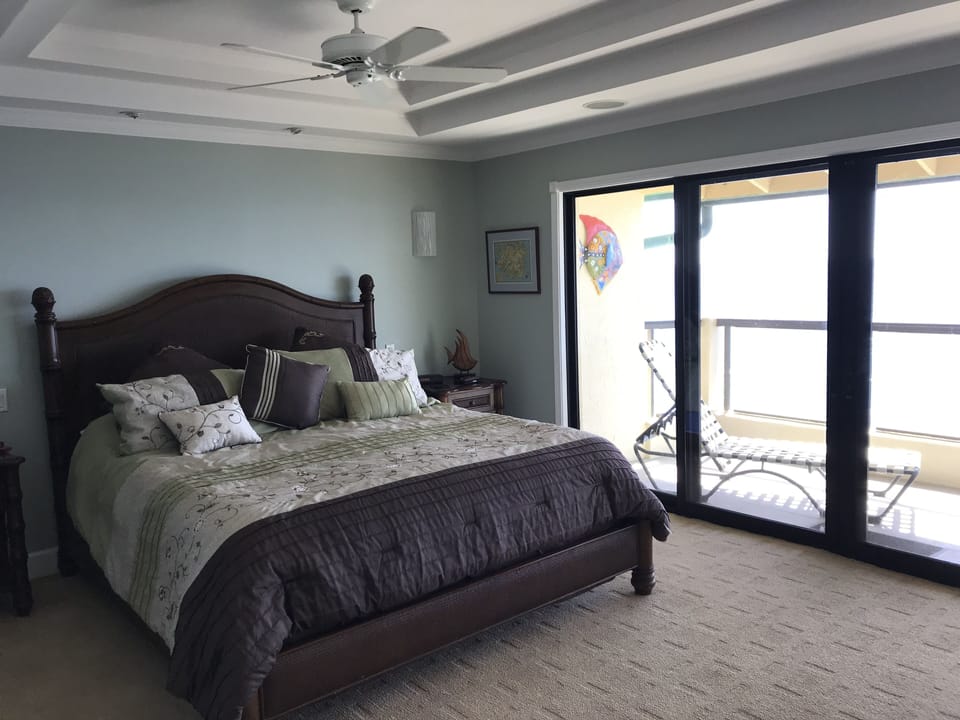 MBR & lanai  