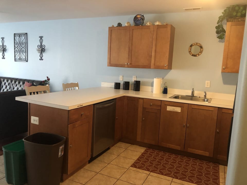Kitchen 2
