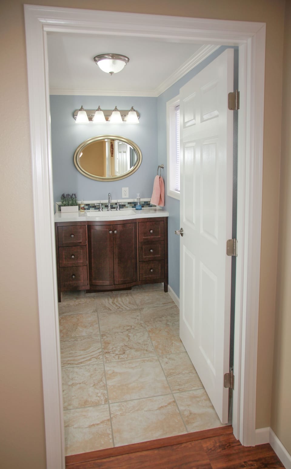 SECOND FLOOR FULL BATH