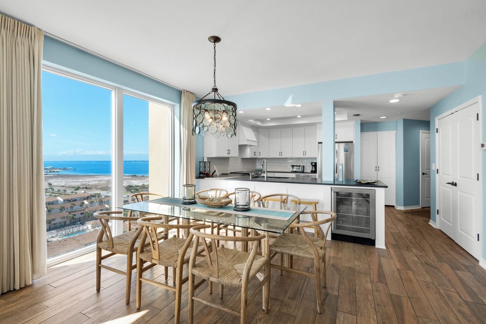 Kitchen and dining room area