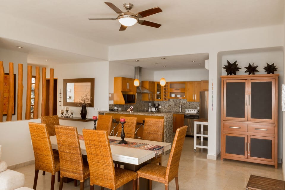 Dinning table
