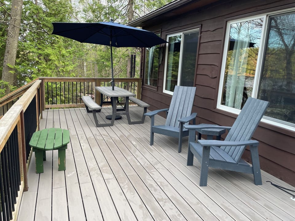 Deck facing lake