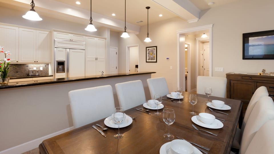Everything you need for setting the table is provided