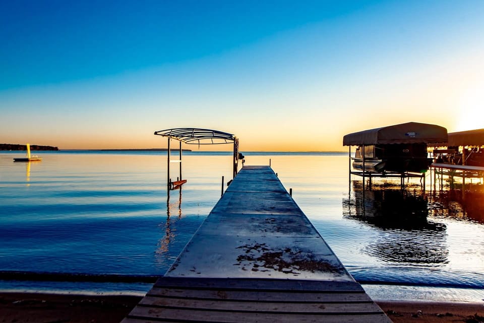 Boat lift rated to 4,000 lbs