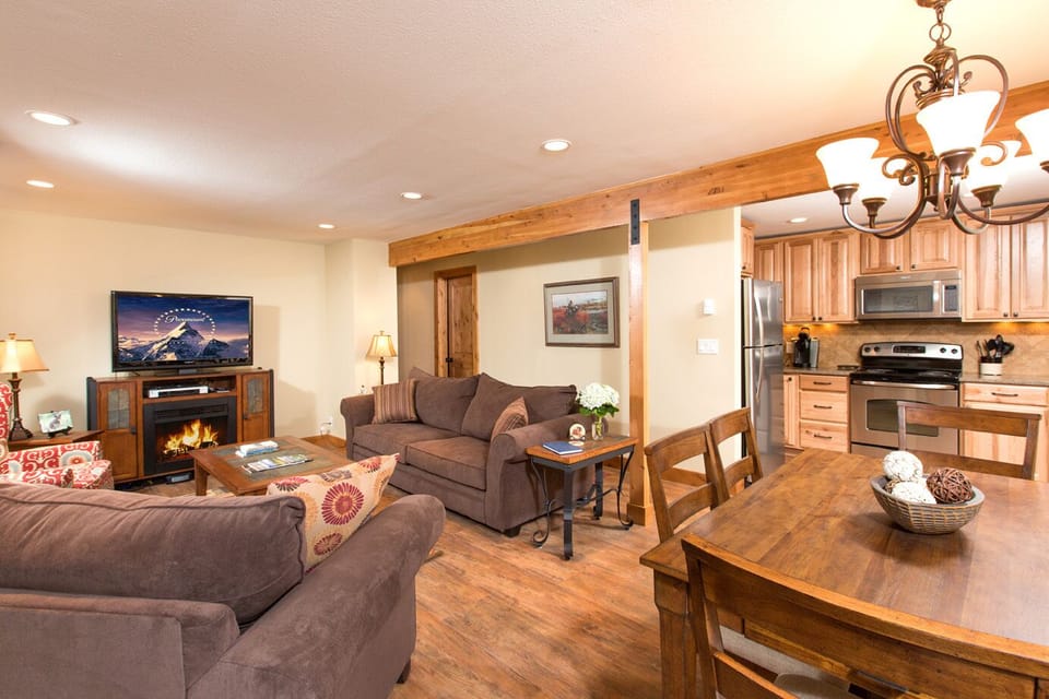 Cozy brand new remodeled mountain condo