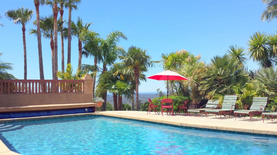 Large pool, (can be heated for a fee for cooler months). Pool fencing available.