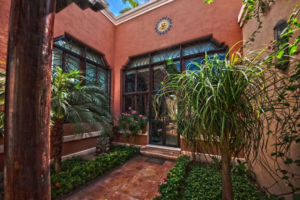 Main floor garden
